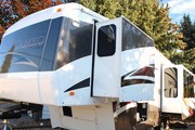 2008 Cameo Carraige Fifthwheel 34ft.